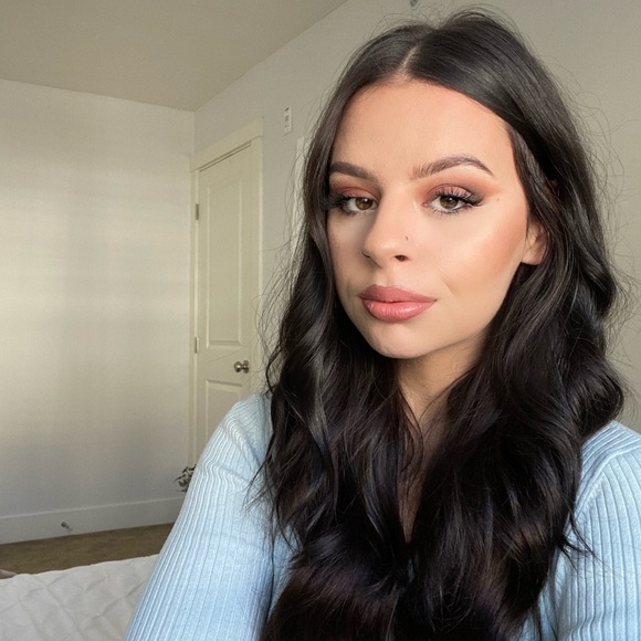 Meet your Posher, Katelyn - Picture 1 of 1